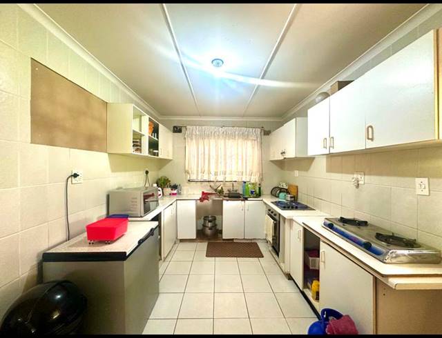 3 BEDROOM HOUSE FOR SALE IN UMLAZI N